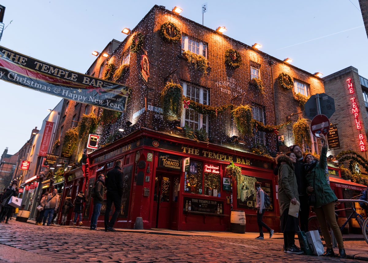 irish_pub_dublin_ireland