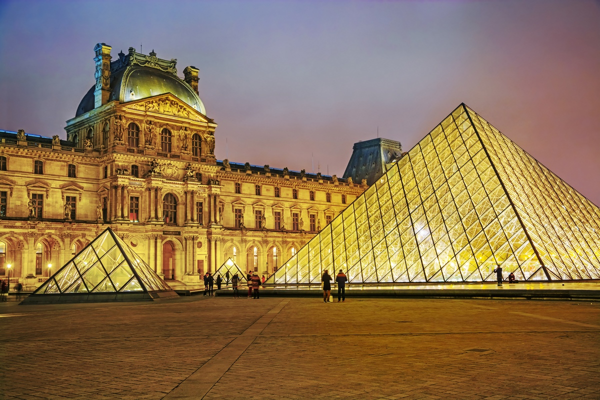 Bastille Day facts: The Louvre Museum in Paris, France, offers free admission on this day.