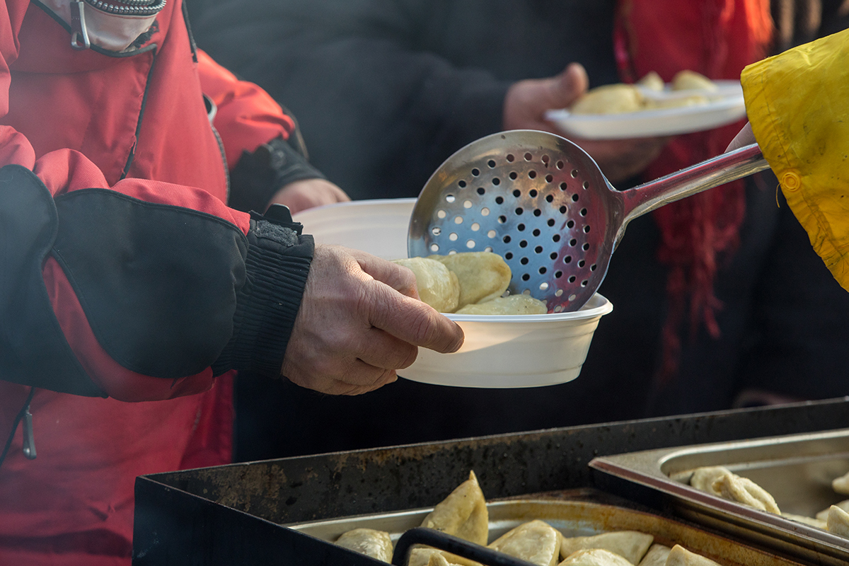 People volunteering 