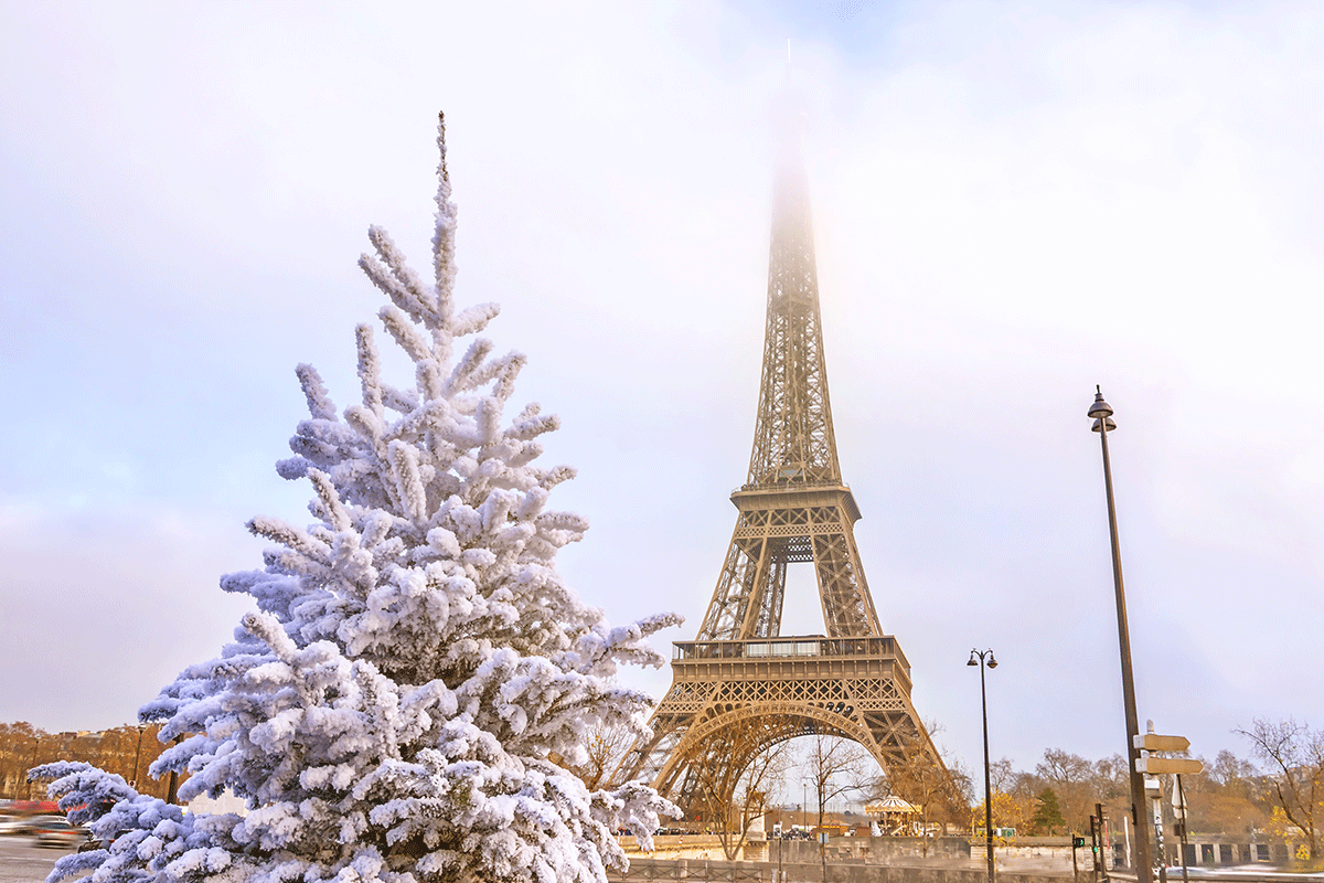 Eiffel Tower, Paris at Winter - Expat Explore