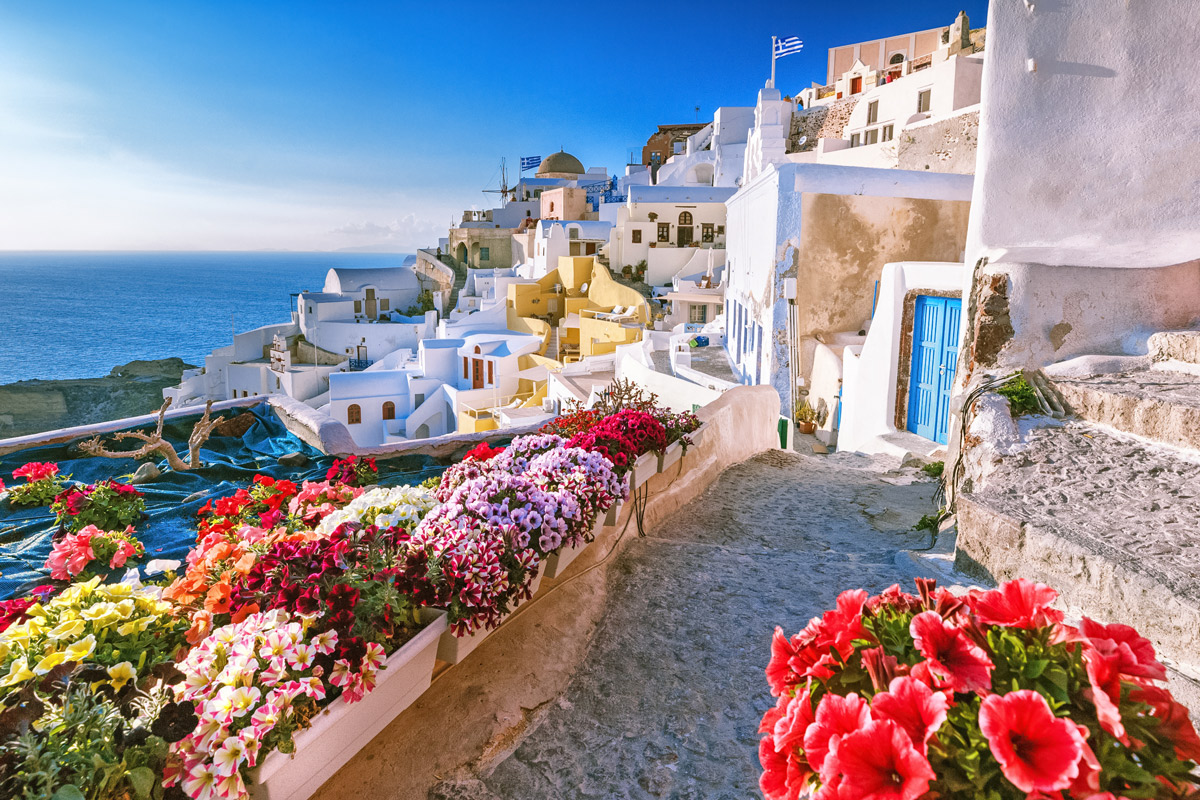 10 Reasons why you should book a tour to Europe