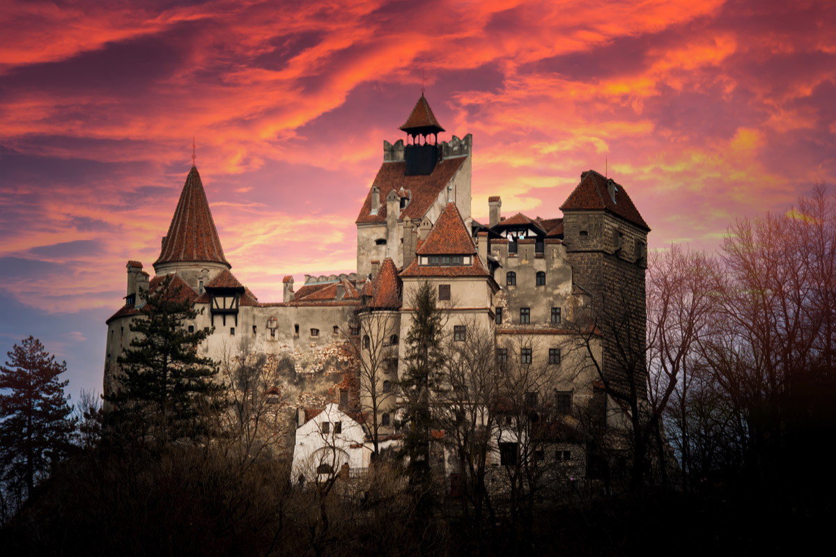 Best 8 Romanian castles to see  in your lifetime